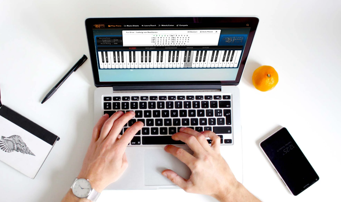 Piano keyboards online